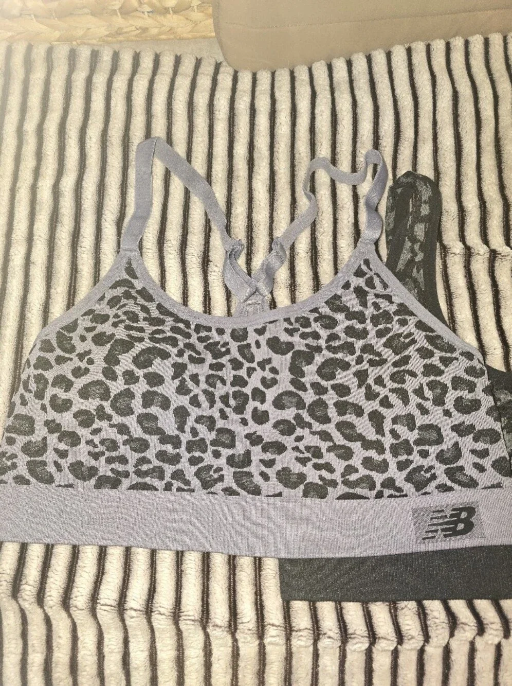 (Set Of 2) Women's Leopard Print Sports Bras - Lavender & Black